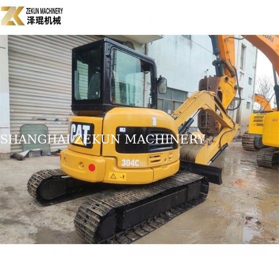 4 tony używane koparki CAT 304 z zamkniętą kabiną i oryginalnym cylindrem hydraulicznym