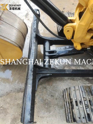 4 tony używane koparki CAT 304 z zamkniętą kabiną i oryginalnym cylindrem hydraulicznym