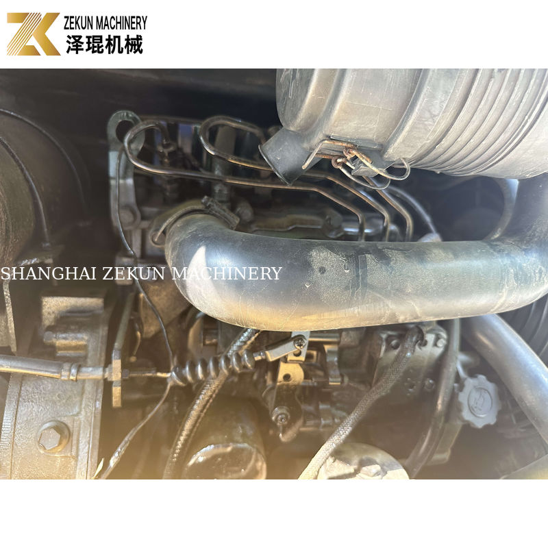W 2020 roku używany mini wykopalnik Caterpillar Cat 303 z wiadrem o pojemności 0,12 m3