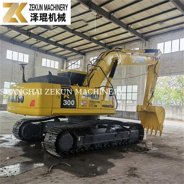 32 tony 1,8 m3 używane ładowarki kołowe KOMATSU PC 300-7LC HD 6LE LC-8