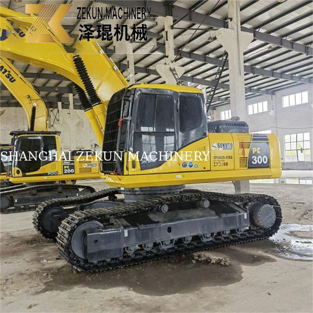 32 tony 1,8 m3 używane ładowarki kołowe KOMATSU PC 300-7LC HD 6LE LC-8
