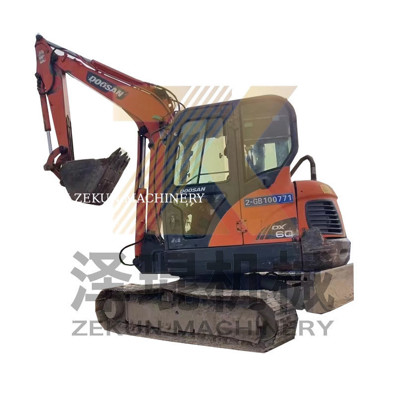 2015 używany grabarz Doosan DH60-7 w dobrym stanie Maszyna waży 5500 KG