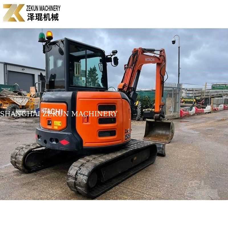Używany mini-grzebarz Hitachi ZX55U.