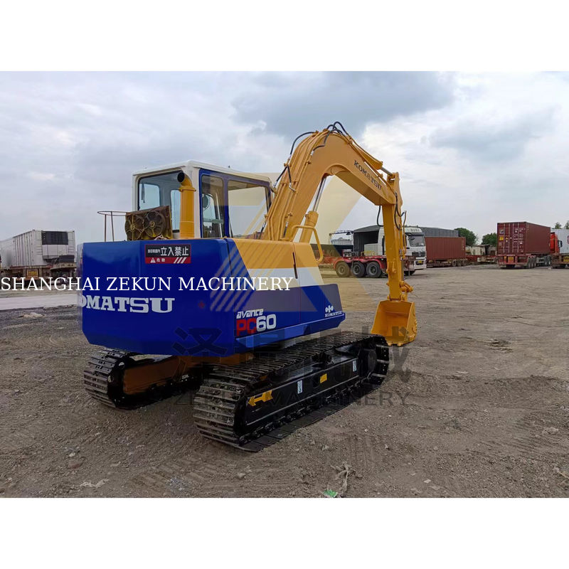 Stosowany grabarz Komatsu PC60-5 w dobrym stanie z innym cylindrem hydraulicznym i w 2022 r.