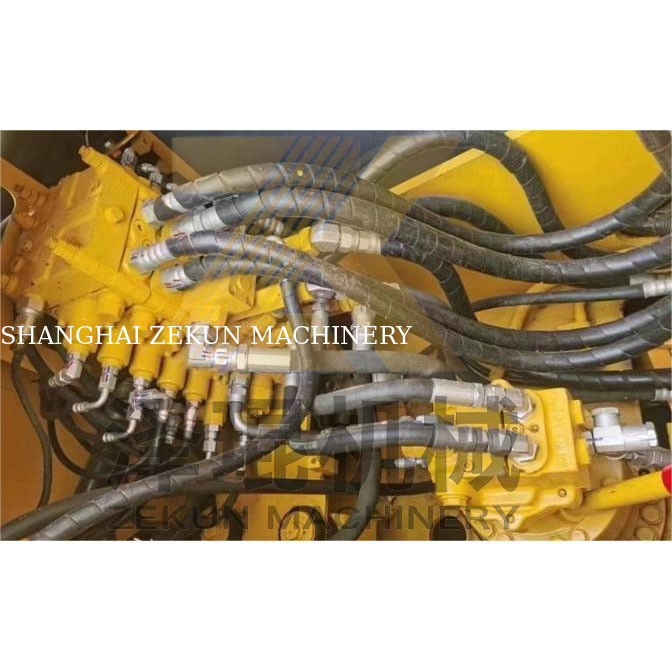 Ekskawator Komatsu PC120-6 PC130-7 PC128 13 ton 12600 KG w Szanghaju