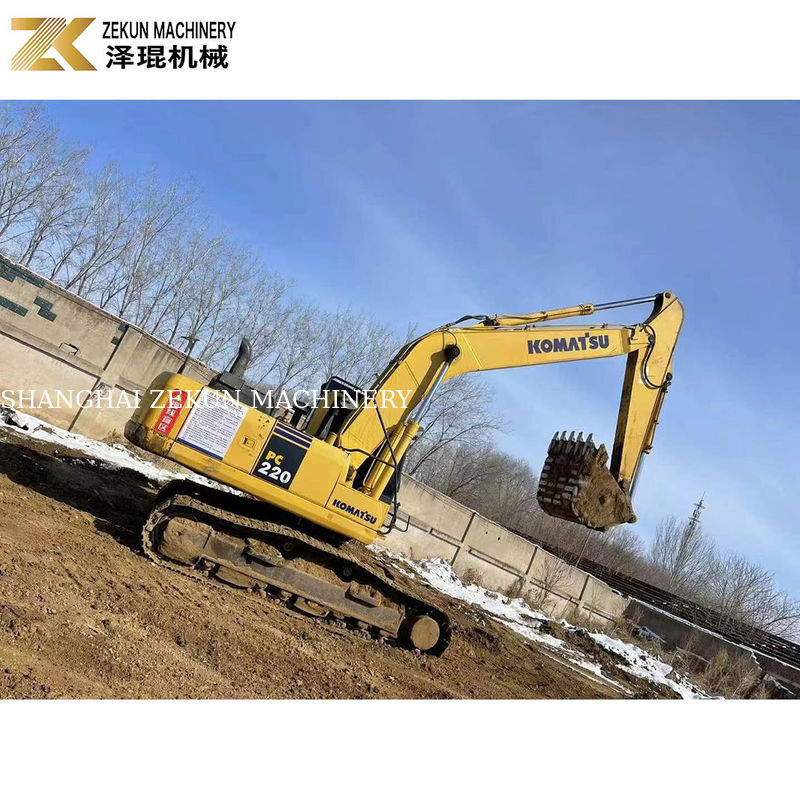 Japoński oryginalny koparz Komatsu PC200-8MO o pojemności 1,4 m3 w dobrym stanie