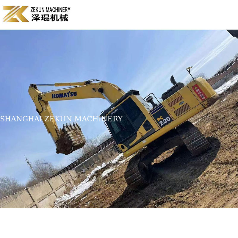 Japoński oryginalny koparz Komatsu PC200-8MO o pojemności 1,4 m3 w dobrym stanie