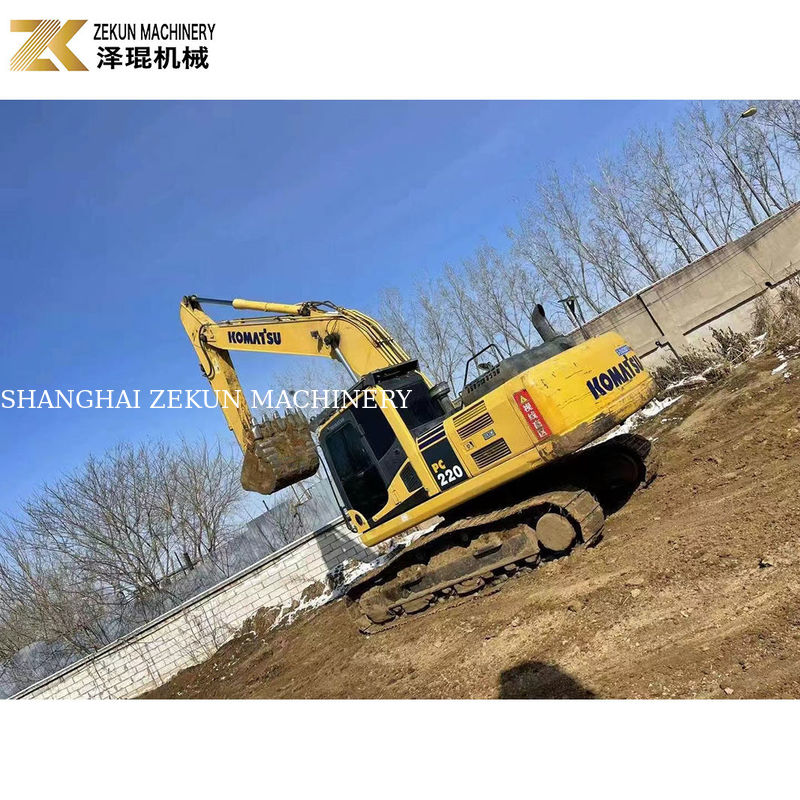 Japoński oryginalny koparz Komatsu PC200-8MO o pojemności 1,4 m3 w dobrym stanie