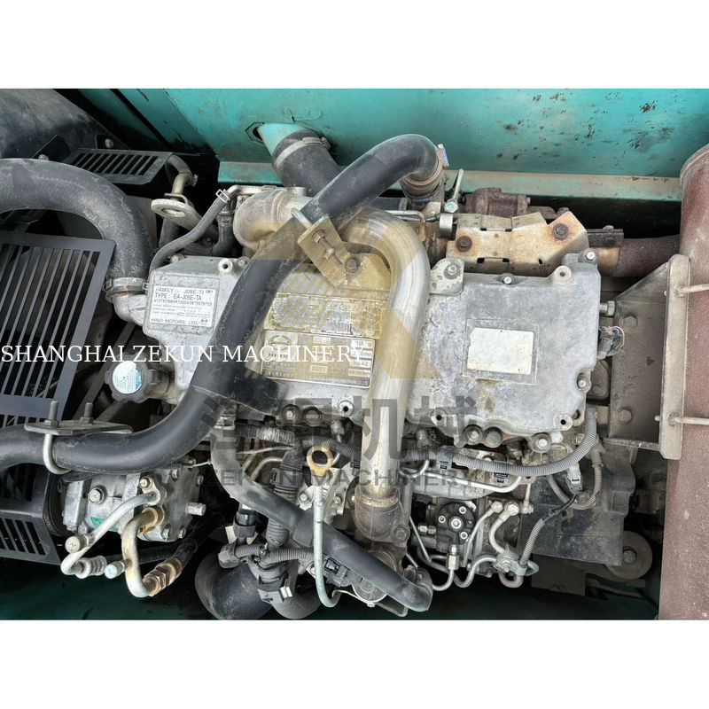 W dobrym stanie używana koparka Kobelco SK210-8 21 TON w Szanghaju z 2020 HINO Year i silnikiem