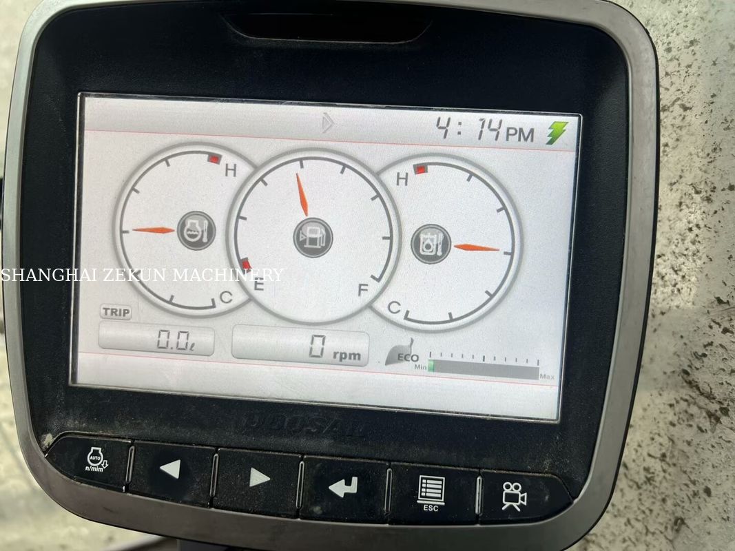 Użyte koparnie Doosan DX380 z 4 816 godzinami pracy w dobrym stanie