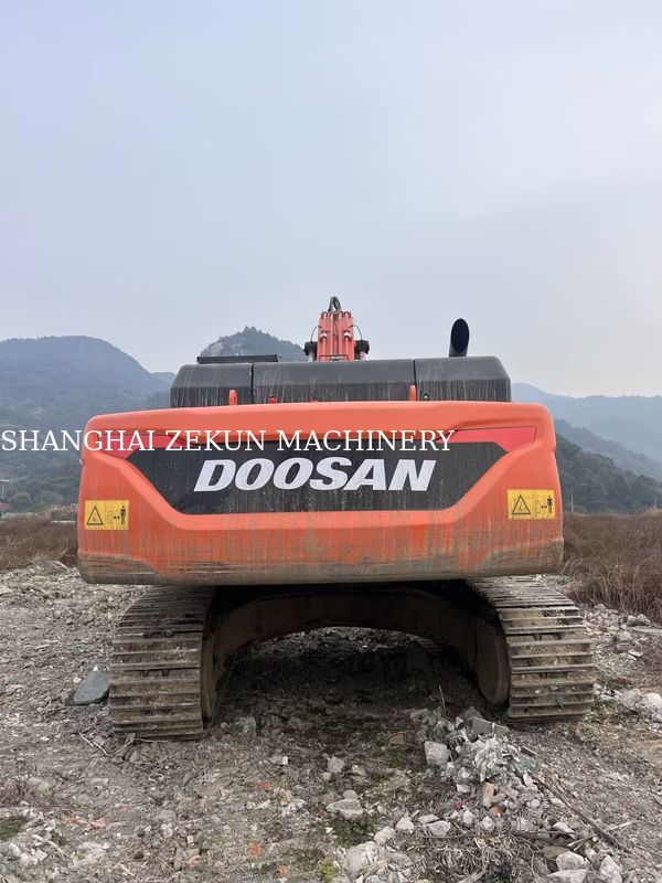 Użyte koparnie Doosan DX380 z 4 816 godzinami pracy w dobrym stanie