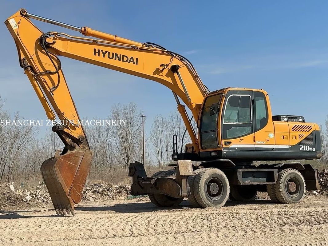 2014 Hyundai R210W-9 21 Ton Excavator Rower Idealny do projektów budowlanych