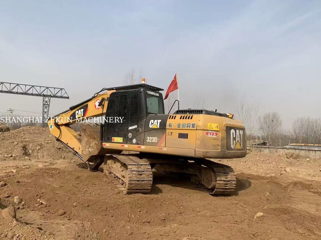 Uniwersalna koparka 2020 Cat 323D2 23 tony 4877 godzin dla różnych zastosowań