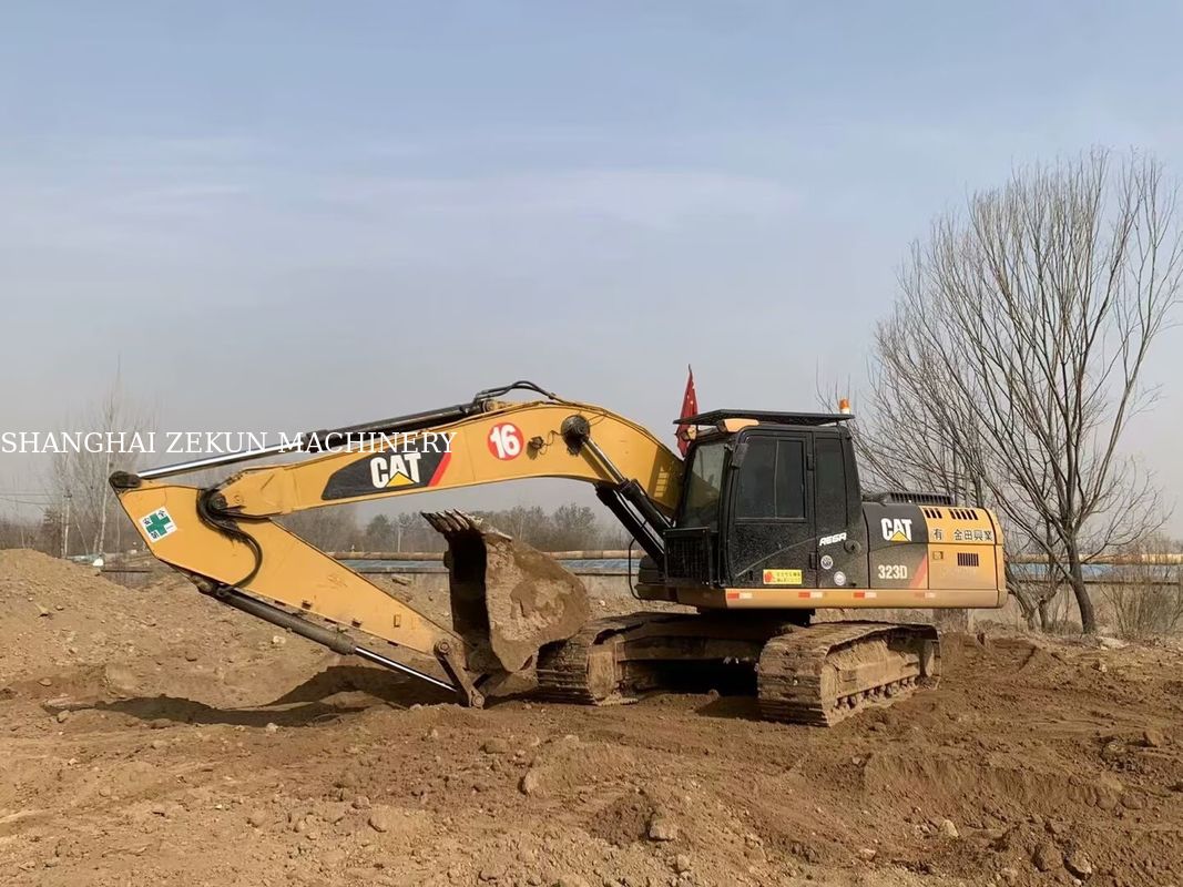 Uniwersalna koparka 2020 Cat 323D2 23 tony 4877 godzin dla różnych zastosowań