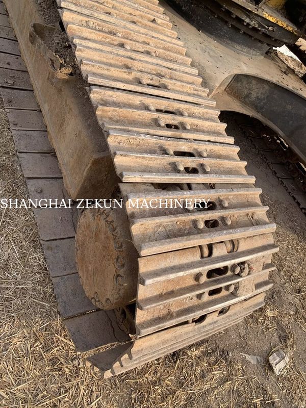 Koparka Komatsu PC210LC-8MO z 2015 roku o masie eksploatacyjnej 100 kg i maksymalnym zasięgu kopania 9