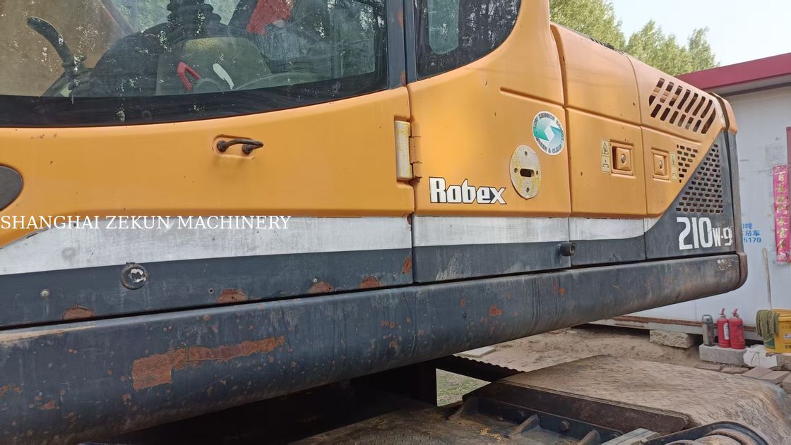 Hyundai R210W-9 Koparka na kółkach 330 l pojemność zbiornika paliwa i zawór hydrauliczny