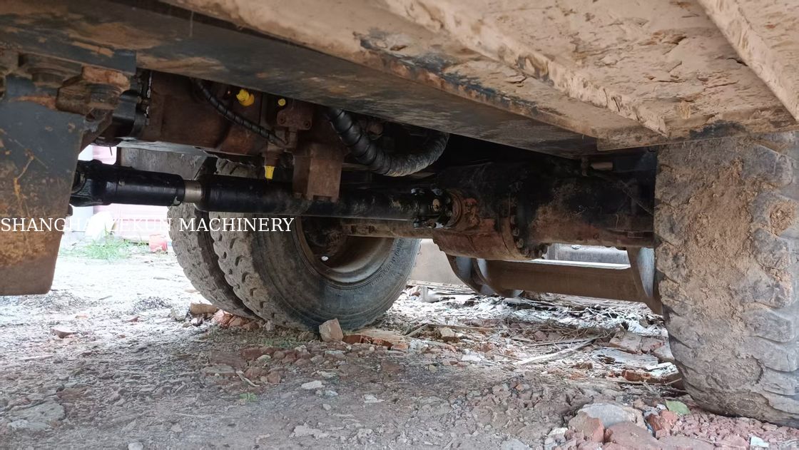 Hyundai R210W-9 Koparka na kółkach 330 l pojemność zbiornika paliwa i zawór hydrauliczny