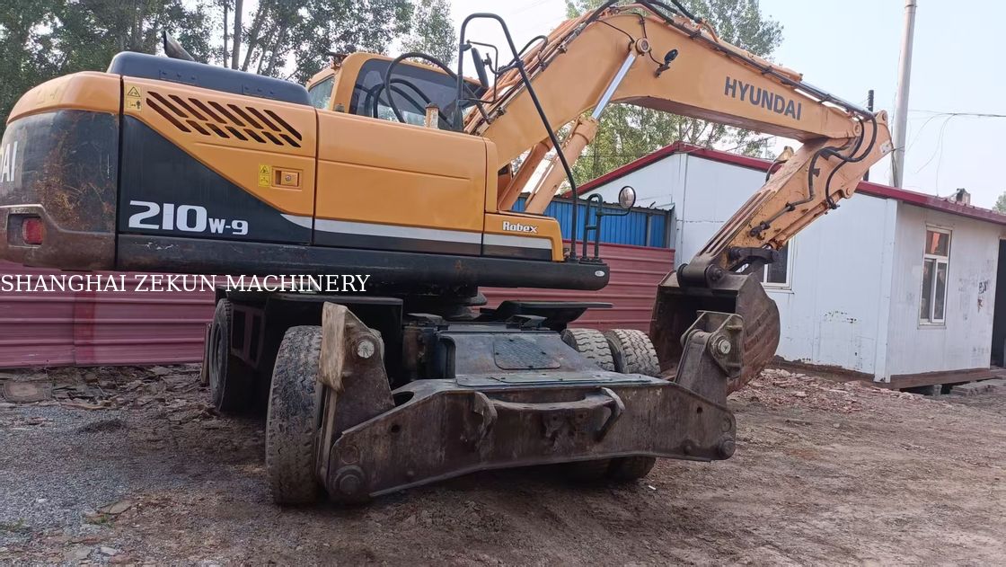 Hyundai R210W-9 Koparka na kółkach 330 l pojemność zbiornika paliwa i zawór hydrauliczny