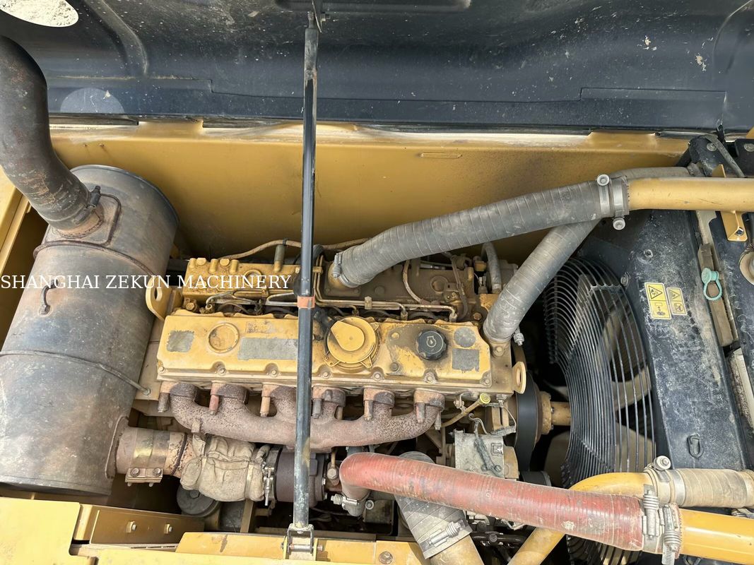Koparka CAT 320D2 z 2014 roku, 10 812 motogodzin i wydajność hydrauliczna 2 × 214 l/min, prędkość jazdy 3,5 / 5,5 km/h