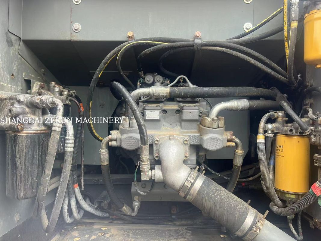 Koparka Hitachi ZX220-5A z 2020 roku, 6541 motogodzin, maksymalna wysokość kopania 630 mm, maksymalna głębokość kopania 670 mm, do ciężkich prac