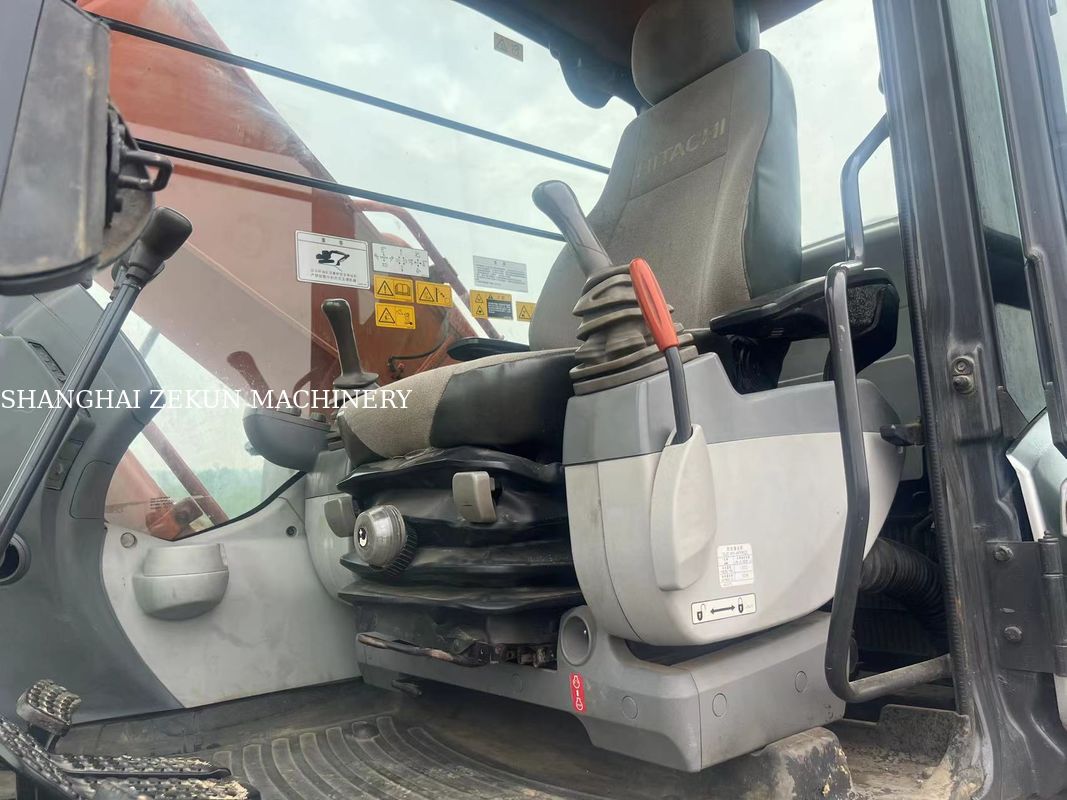 Koparka Hitachi ZX220-5A z 2020 roku, 6541 motogodzin, maksymalna wysokość kopania 630 mm, maksymalna głębokość kopania 670 mm, do ciężkich prac