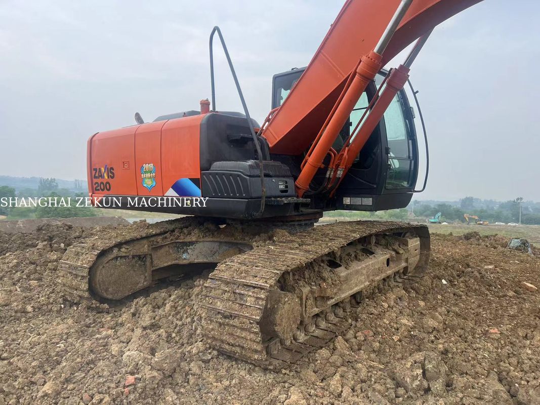 Koparka Hitachi ZX220-5A z 2020 roku, 6541 motogodzin, maksymalna wysokość kopania 630 mm, maksymalna głębokość kopania 670 mm, do ciężkich prac