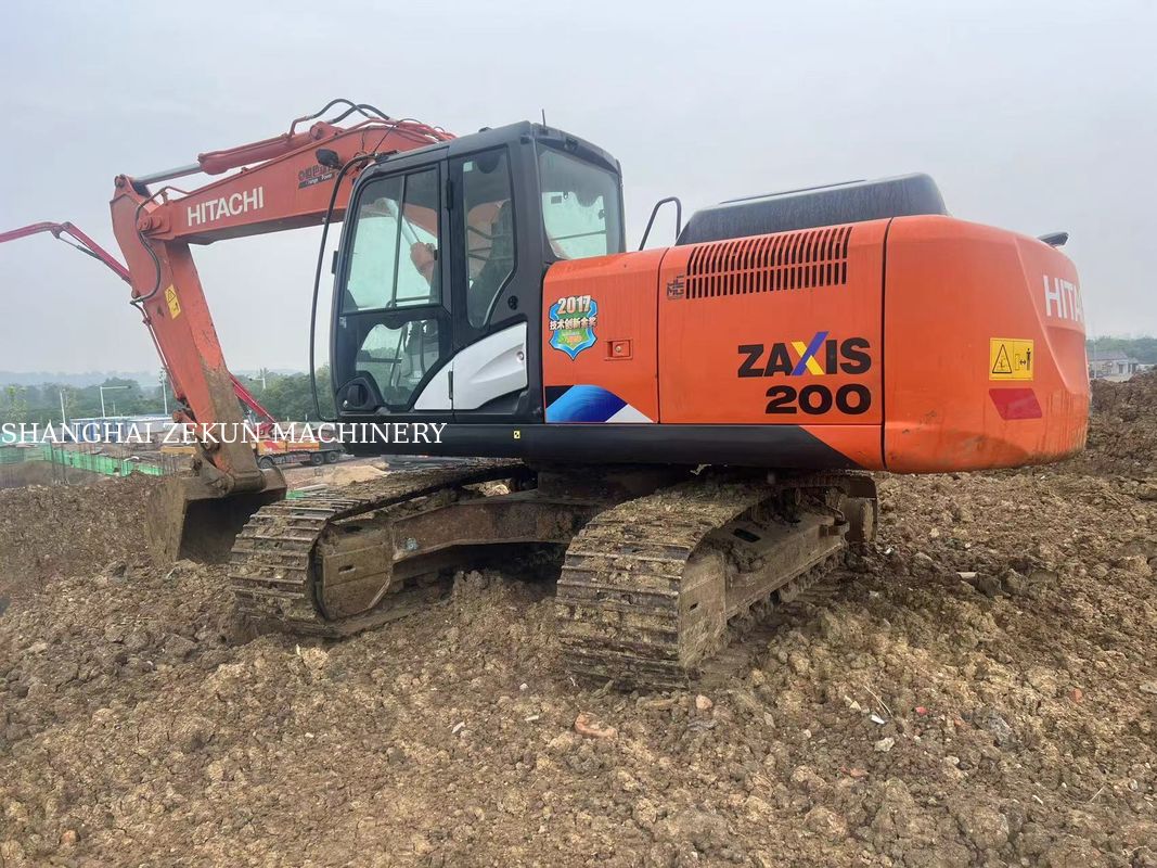Koparka Hitachi ZX220-5A z 2020 roku, 6541 motogodzin, maksymalna wysokość kopania 630 mm, maksymalna głębokość kopania 670 mm, do ciężkich prac
