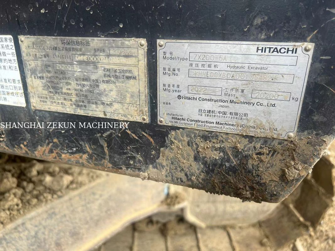 Koparka Hitachi ZX200-5A z 2022 roku z maksymalną wysokością kopania 9 i prędkością obrotu 13,3 obr./min, 5500 motogodzin