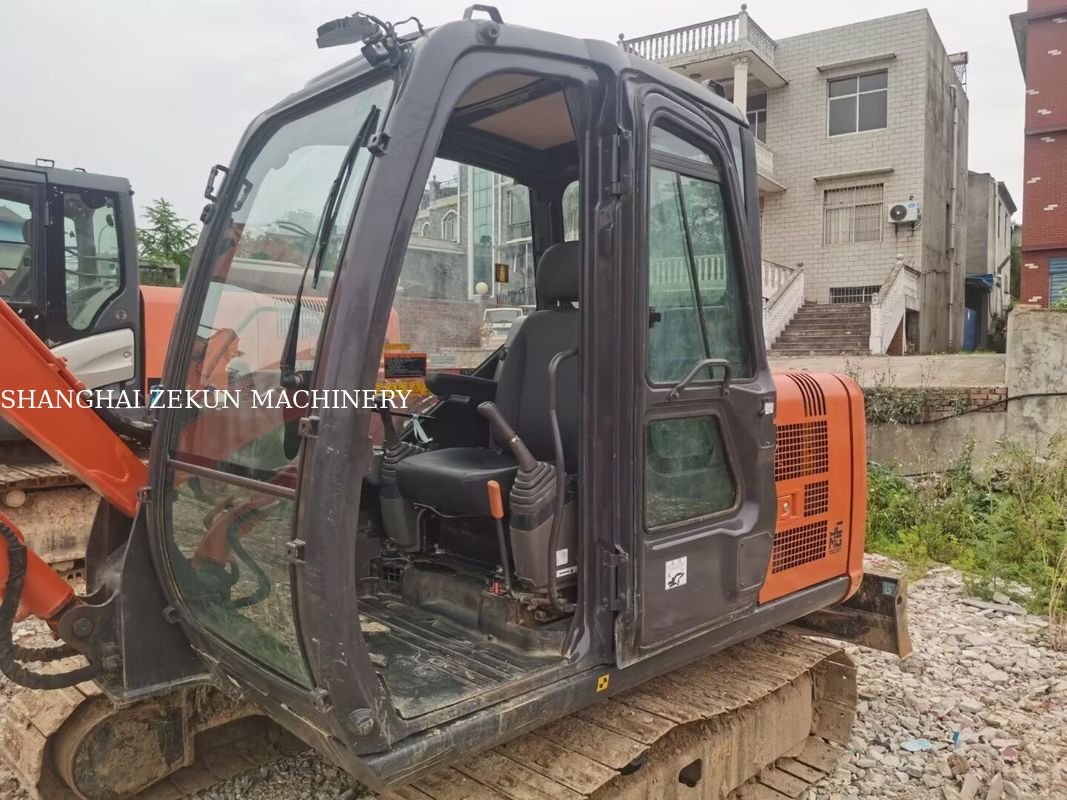 Koparka Hitachi ZX60C-6A 2023, 2785 mtg, Waga eksploatacyjna 5, Spełnia normę emisji spalin Tier 3 / Stage III
