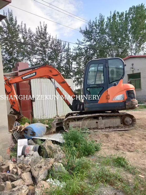 2013 Doosan DX60 Koparka z ciśnieniem hydraulicznym 27,5 MPa i maksymalną wysokością kopania 800 mm