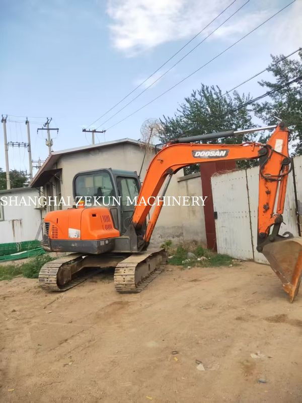 2013 Doosan DX60 Koparka z ciśnieniem hydraulicznym 27,5 MPa i maksymalną wysokością kopania 800 mm
