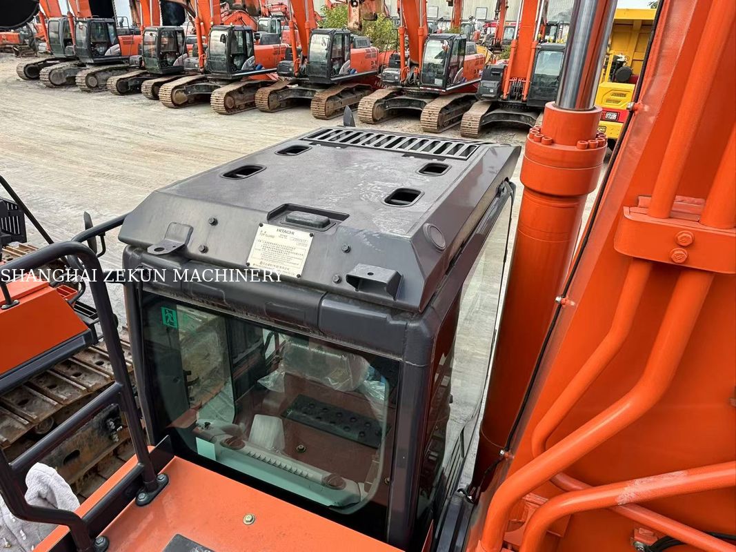 2024 Hitachi ZX520LCH Ekskawator Maksymalny zasięg na poziomie 12 Wydzielność 15,68 L dla następnego projektu