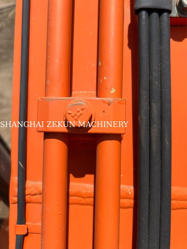 Koparka Hitachi ZX120-6 14165 motogodzin dla potrzeb biznesowych Pojemność zbiornika paliwa 240 L Ciśnienie hydrauliczne 34.3 MPa