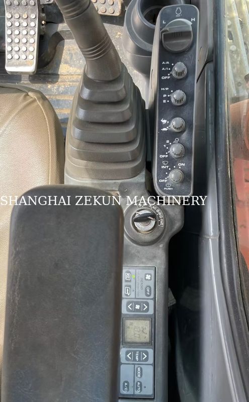Koparka Hitachi ZX120-6 używana z ramieniem o długości 2,5 m i maksymalną wysokością wysypu 210 mm, 11158 motogodzin